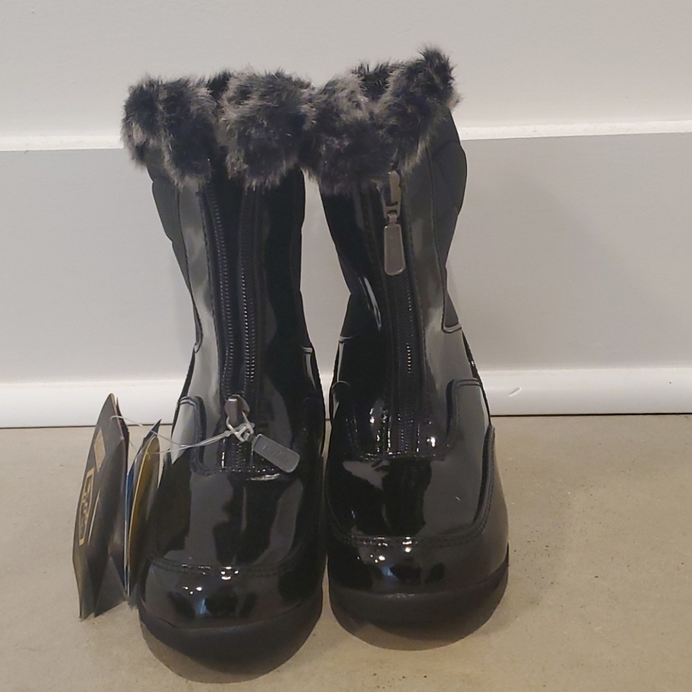 Kbombu snow boots girls size 11